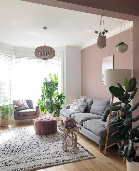 Summer Living Room Decor, Summer Living Room, Living Room Decor Colors, Pink Living Room, Living Room Trends, Lounge Ideas, Design App, Apartment Living Room, Front Room