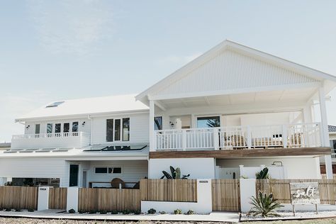 A Few Knocked-Down Walls Took This Beach Shack From Dreary to Airy Deck Balustrade Ideas, White Weatherboard House, Coastal Facade, Hamptons Houses, White Beach House, Shoal Bay, House Styling, Front Facade, Black Roof