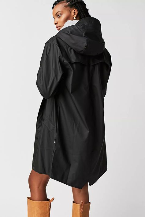 Rains Long Jacket | Free People Rainy Weather Fashion, Womens Rain Coat, Women’s Raincoat, Stylish Raincoats For Women, Black Raincoat Outfit, Rain Jacket Aesthetic, Rain Coat Aesthetic, Rain Coat Outfits, Raincoat Outfit Aesthetic