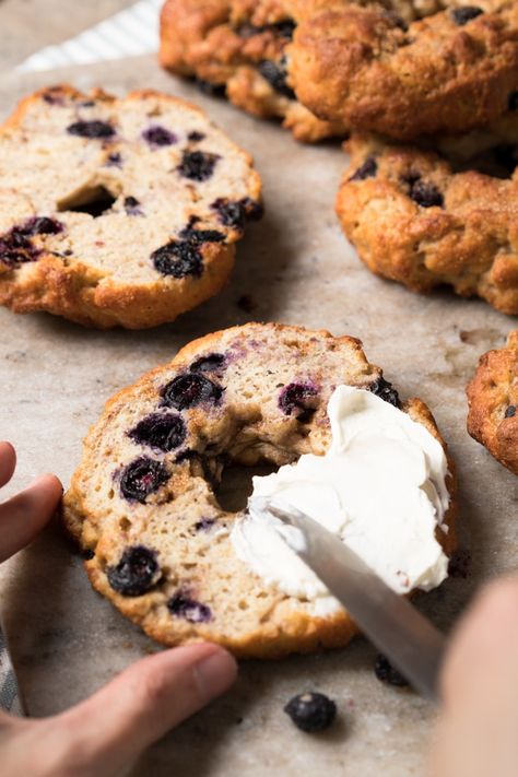 Blueberry Bagels, Veggie Keto, Keto Blueberry Muffins, Blueberry Bagel, Low Carb Bagels, Blueberry Muffins Recipe, Keto Blueberry, Keto Bagels, Pan Sin Gluten