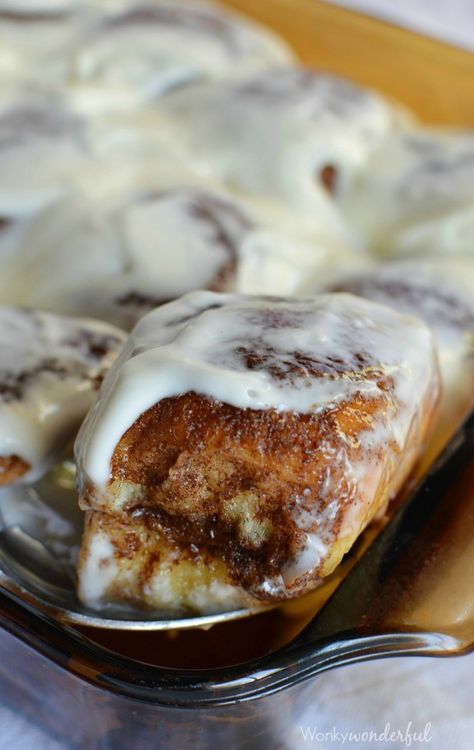 Quick and Easy Cinnamon Rolls made with Sweet Hawaiian Rolls. This cheater breakfast recipe takes less than 30 minutes! Cinnamon Rolls Made With Kings Hawaiian Rolls, Hawaiin Rolls Cinnamon Rolls, Hawaiian Bread Cinnamon Rolls, Hawian Roll Cinnamon Rolls, King Hawaiian Cinnamon Rolls, Kings Hawaiian Cinnamon Rolls, Kings Hawaiian Rolls Recipe Ideas, Hawaiian Roll Cinnamon Rolls, Sweet Hawaiian Rolls