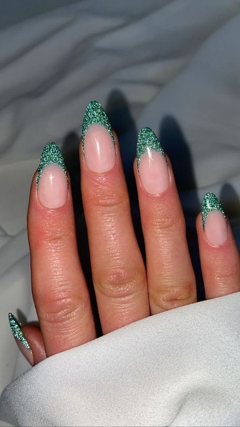 50+ Stunning French Tip Nail Designs - Boss Babe Chronicles Tip Nail Designs, Nail Vibes, Hoco Nails, Glitter Tip Nails, Custom Press On Nails, Pointy Nails, French Tip Nail Designs, Formal Nails, Simple Gel Nails