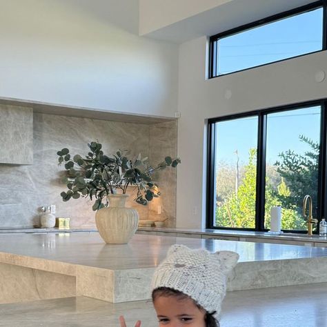 𝐉𝐄𝐒𝐒𝐈 𝐌𝐀𝐋𝐀𝐘 on Instagram: "These are the moments I’ve been waiting for 🥹 Living life in the house we’ve been dreaming up for two years now… watching my kids in their forever home, feels so surreal 🙏🏼 Design in collaboration with @jorgecastillodesign Taj Mahal stone fabrication and installation @stonedesign.bysantos" Jessi Malay Nursery, Jessi Malay, Minimal Kitchen Design, Minimal Kitchen, Organic Modern, Home Remodeling, Taj Mahal, Dining Room, Kitchen Design