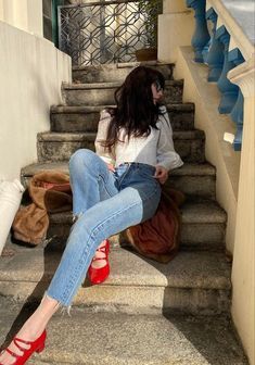 Mary Jane Outfit, Mary Janes Outfit, Red Shoes Outfit, Mary Jane Shoes Outfit, Red Mary Jane Shoes, Workplace Fashion, Parisian Outfits, Trainers Outfit, Zapatos Mary Jane