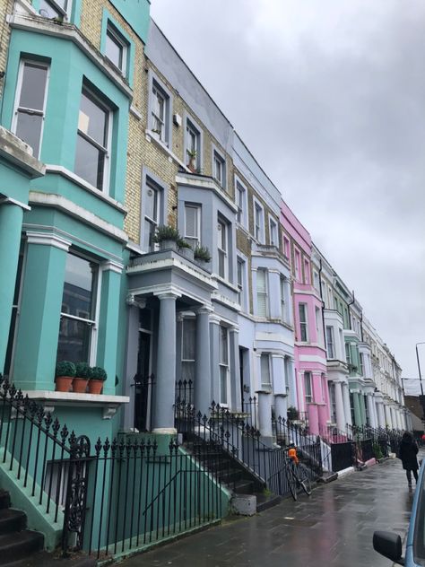 London Girl Aesthetic, Nothing Hill, Color House, Aesthetic London, London Vibes, London Dreams, London Baby, London Aesthetic, Travel Inspiration Destinations