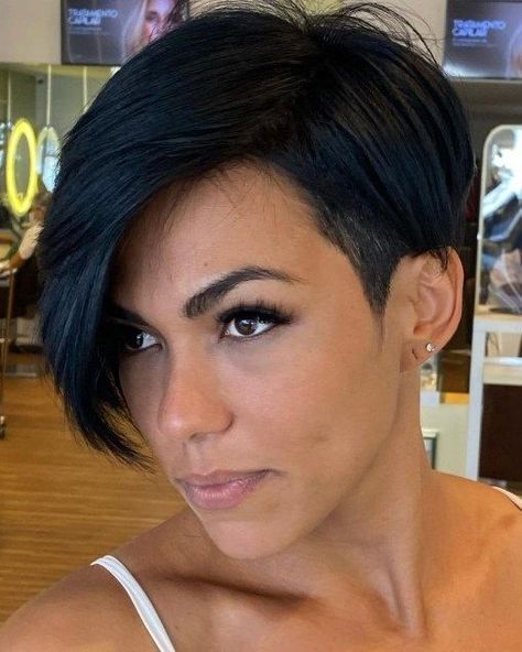 Straight Asymmetrical Black Pixie Pixie 2023, Asymmetric Hair, Long Asymmetrical Haircut, Asymetrical Haircut, Pixie Grow Out, Short Asymmetrical Haircut, Asymmetrical Pixie Haircut, Asymmetrical Hair, Hot Short Hair