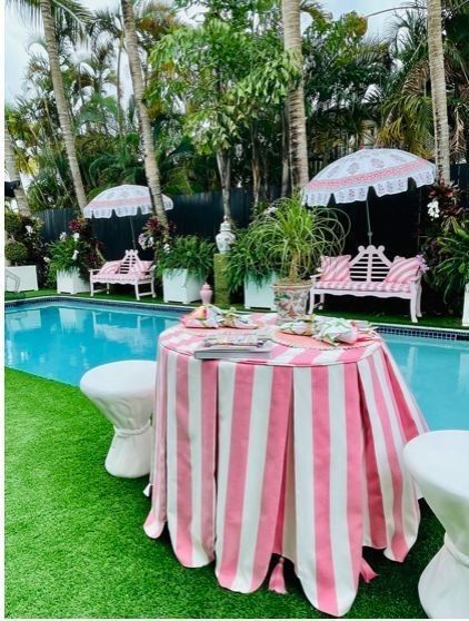 Palm Beach Centerpieces, Palm Beach Patio Decor, Palm Beach Style Living Room, Retro Resort Fashion, Pink Beach Party Decor, Palm Beach Pool Decor, Palm Beach Design, Palm Beach Pool Party, Palm Beach Birthday Party