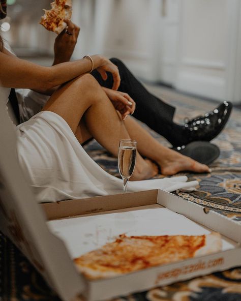 engagement shoots + pizza? 1000% 😍🍕❤️ • • • #wedding #weddingvideographer #weddingvideography #weddingvideo #weddingfilm #weddingfilmmaker… | Instagram Pizza Wedding, 1000 Wedding, Pizza Photo, Courthouse Wedding Photos, Human Photography, Photoshoot Aesthetic, Engagement Photos Ideas, Wedding Activities, Instagram Engagement