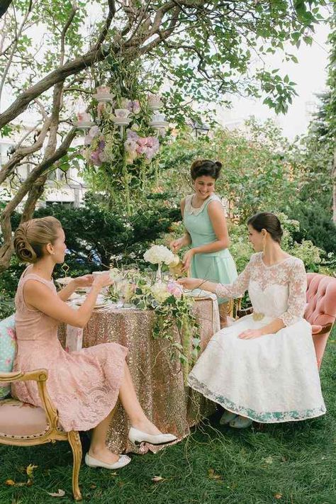 Tea Party Vintage Outfit, Tea Brunch Outfit, Garden Tea Party Photoshoot, Vintage Tea Party Dress, Vintage Tea Party Photoshoot, Tea Party Pose, English Tea Party Outfit, Tea Party Bridal Shower Outfit, Vintage Tea Party Outfit