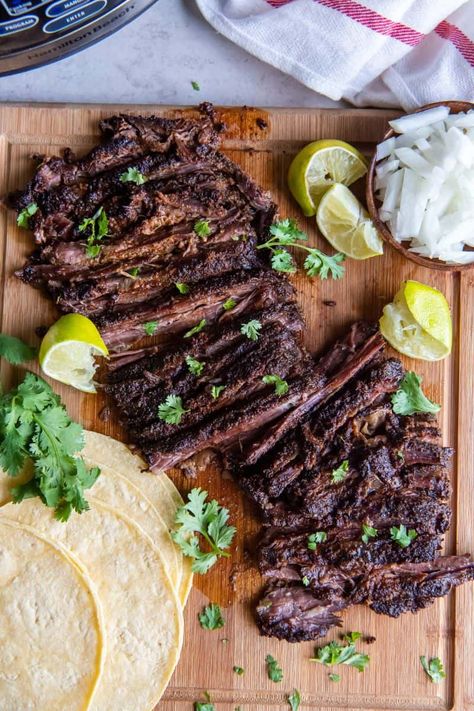 Skirt Steak In Crockpot, Slow Cooker Skirt Steak, Steak In Crock Pot, Flank Steak Crock Pot, Slow Cooker Flank Steak, Crockpot Steak Recipes, Leftover Steak Recipes, Spaghetti With Ground Beef, Skirt Steak Recipes