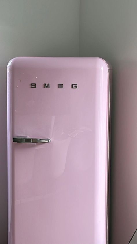 Smeg Fridge Pink, Smeg Pink Appliances, Pink Smeg Appliances, Pink Smeg Kitchen, Smeg Products, Pink Smeg Fridge, Smeg Mini Fridge, Pink Smeg, Pink Appliances