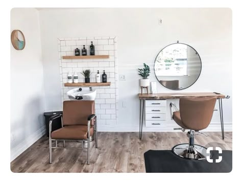 Timeless Salon Decor, Home Hair Salon Ideas, Salon Decor Studio, Small Hair Salon, Hair Salon Stations, Salon Suite Ideas, Home Salon Ideas, Home Hair Salon, Salon Suite Decor