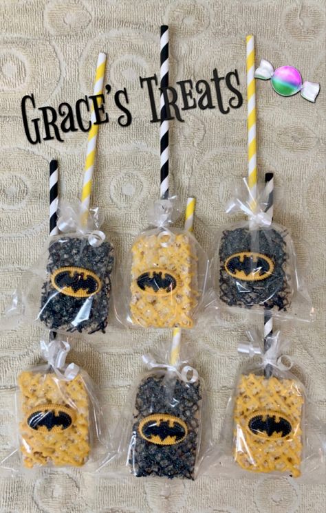 Rice crispy treats Batman yellow black Batman Snacks, Batman Desserts, Batman Treats, Batman Food, Batman Yellow, Batman Diy, Batman Theme, Birthday Snacks, 13 Birthday