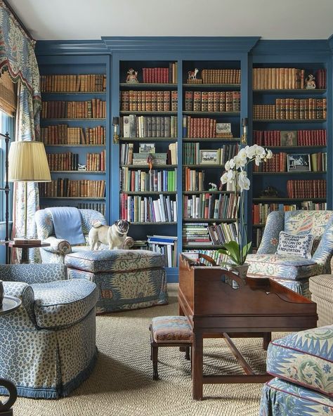 Jessica Lev Antiques | Stay safe, Texas! A cozy corner to ride out the storm by the great Mario Buatta. There is nothing more comforting to me than walls of… | Instagram Farmhouse Library, Carolina Farmhouse, American Room, Colonial Revival House, Hanging Mirrors, Mario Buatta, Home Library Rooms, Veranda Magazine, Collected Interiors