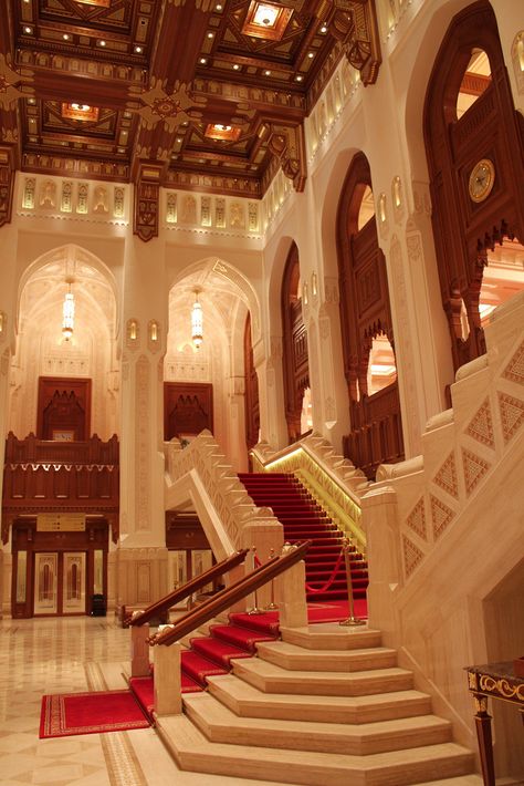 Opera House Muscat, Luxury Mansions Interior, India Architecture, House Balcony, Royal Opera House, Palace Interior, Muscat, Stone House, Islamic Architecture