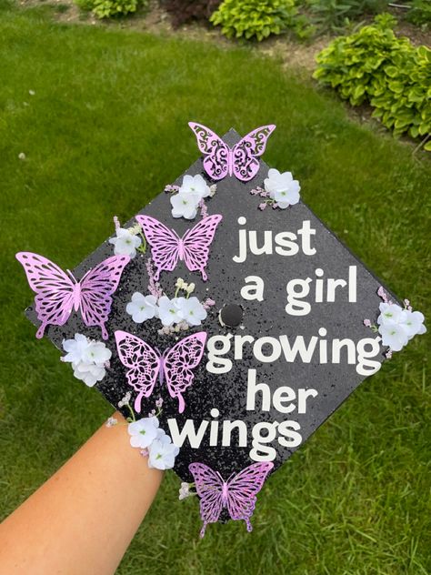 Grad Cap Ideas Butterflies, Cap Decoration Graduation 8th Grade, Purple Grad Cap Ideas, Bratz Graduation Cap, 8th Grade Graduation Cap Ideas, Purple Graduation Cap Ideas, Aesthetic Graduation Cap Designs, Butterfly Graduation Cap, Nickelodeon Party