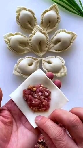 Best Dumplings, Decorações Com Comidas, Amazing Food Decoration, Dumplings Recipe, Pasta Fatta In Casa, Amazing Food Art, Creative Food Art, Cooking Homemade, Tasty Recipes Videos