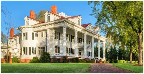 Twelve Oaks Mansion Inside Mansions, Wind Movie, White Mansion, Bed & Breakfast, Looks Country, Historic Mansion, Tourist Sites, Gone With The Wind, Filming Locations