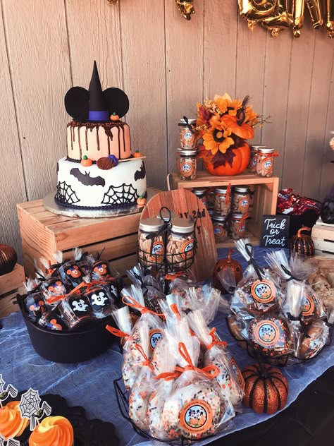 Dessert Table Ideas Halloween, Disney Halloween Centerpieces, Disney Halloween Dessert Ideas, Mickey Halloween First Birthday, Mickey Halloween Treats, Mickey Halloween Party Ideas, Halloween Baby Shower Dessert Table, Mickey Halloween Party Decorations, Mickeys Halloween Birthday Party