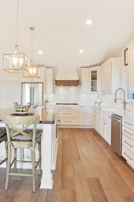 Cream Kitchen Wooden Floor, Farmhouse Kitchen Wallpaper, Cream And Wood Kitchen, Kitchen Wooden Floor, Karndean Design Flooring, Coastal Farmhouse Kitchen, Kitchen Floors, Wood Floor Kitchen, Diy Kitchen Renovation