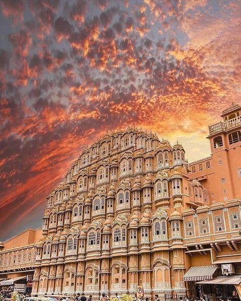 Monument In India, Umaid Bhawan Palace, Jaipur Travel, Hawa Mahal, India Architecture, India Travel Guide, Medical Tourism, Africa Art, Tourist Places