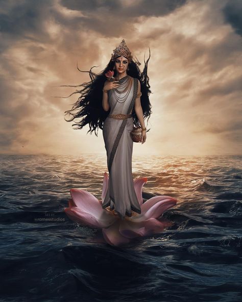 Goddess Ganga, Goddess Of Egypt, Hindu Goddesses, Shiva Linga, Shakti Goddess, Shiva Parvati Images, Lord Shiva Family, Hinduism Art, Hindu Mythology