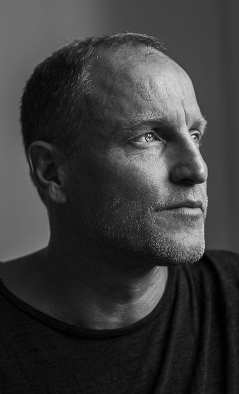 Balding Men, Woody Harrelson, Teen Celebrities, Actors Male, Celebrity Portraits, Michael Fassbender, John Wayne, Black And White Portraits, Male Portrait