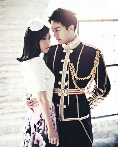 Lee Seung Gi & Ha Ji Won | King 2 Hearts #kdrama The King 2 Hearts, Little Dorrit, Korean Military, Bi Rain, Choi Jin Hyuk, Ha Ji Won, Watch Drama, 2 Hearts, Heart Poster