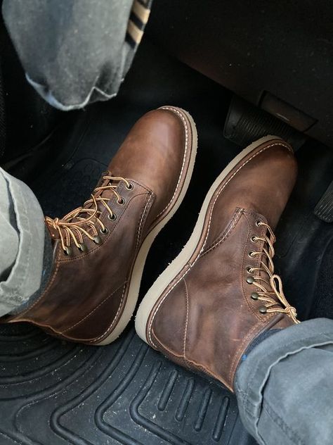 Winter boots for men 2023 - 2024: 15 stylish ideas to keep warm and look fashionable - mens-club.online Mens Zip Up Boots, Work Boots Outfit, Winter Boots For Men, Leather Boots Outfit, Brown Casual Boots, Boots Outfit Men, Boot Outfits, Winter Boots Outfits, Man Outfit