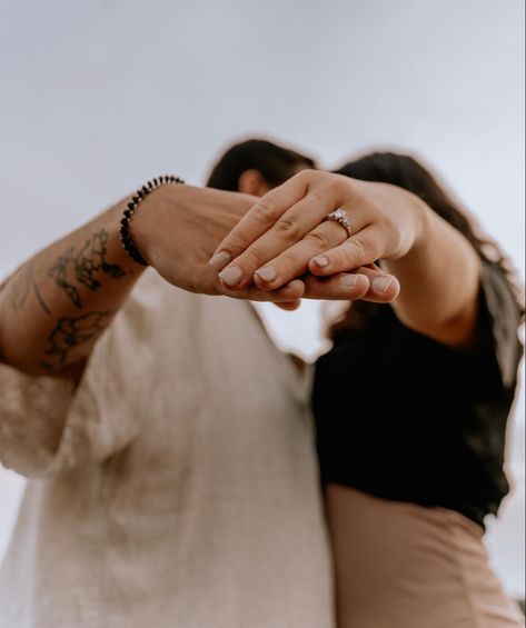 Fiance Photoshoot Ideas, Fiance Photoshoot, Ring Fiance, Self Portrait Poses, Portrait Poses, Shoot Ideas, Engagement Photoshoot, Moissanite Ring, Engagement Photo