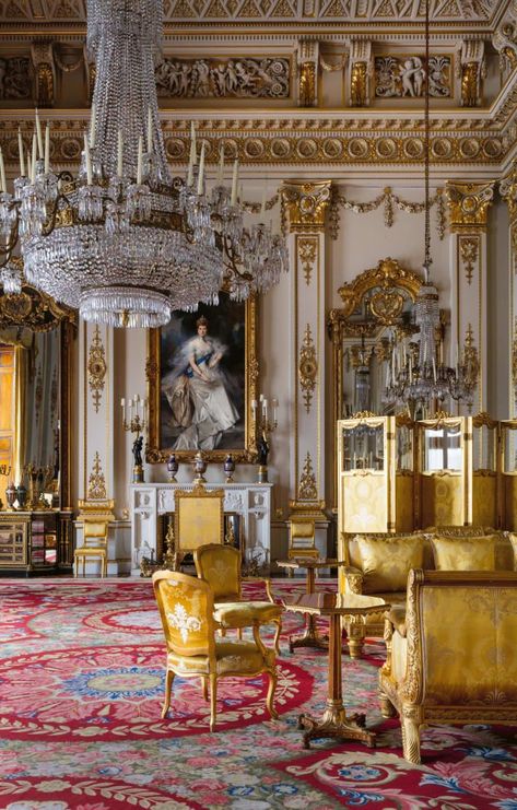 White Drawing Room, Buckingham Palace, by Ashley Hicks Palace Aesthetic, French Country Decorating Bedroom, Buckingham Palace London, London Residence, Cabana Magazine, Palace Interior, French Country Bedrooms, Royal Residence, Country Bedroom