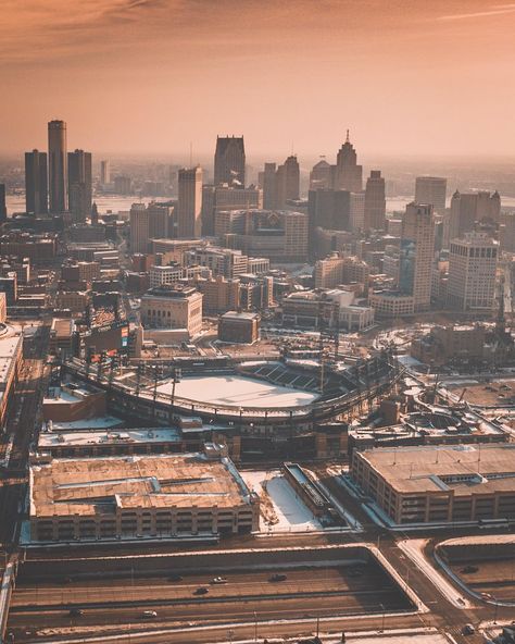 Canva Backgrounds, Detroit Skyline, Detroit Sports, Rust Belt, Worlds Collide, Detroit Area, April 3, City Wallpaper, Detroit Michigan