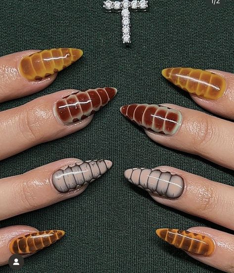 Snake Inspired Nails, Red Snake Nails Designs, Snake Eye Nails, Brown Snake Nails, Snake Print Nails Acrylic, Brown Croc Nails, Snake Design Nails, Green Snake Nails, Snake Nails Designs