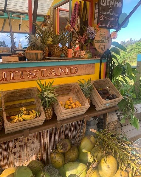 💛 Tropical Tiki Bar, Fruit Shop Aesthetic, Tropical Fruit Stand, Hawaii Fruit Stand, Hawaiian Summer Aesthetic, Fruit Stand Aesthetic, Hawaiian Tropic Aesthetic, Brazil Outfit Ideas, Summer Fruit Aesthetic