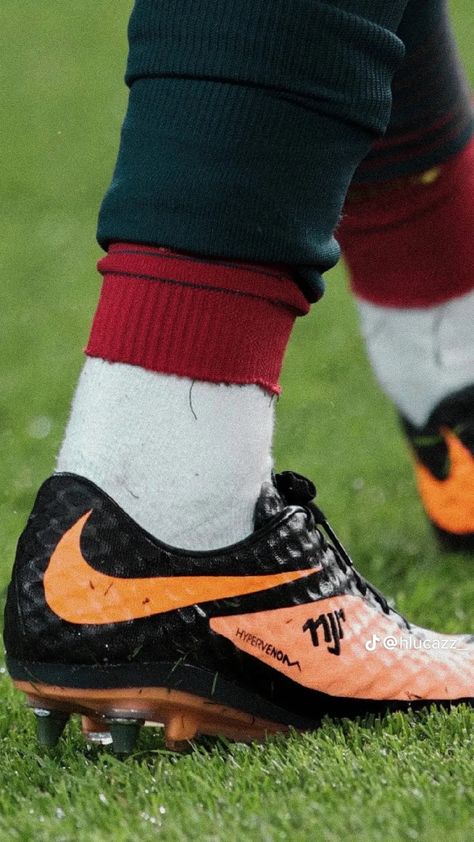 Football Boots Wallpaper, Soccer Drip, Neymar Shoes, Neymar Boots, Football Players Photos, Football Fever, Neymar Jr Wallpapers, Neymar Football, Nike Boots