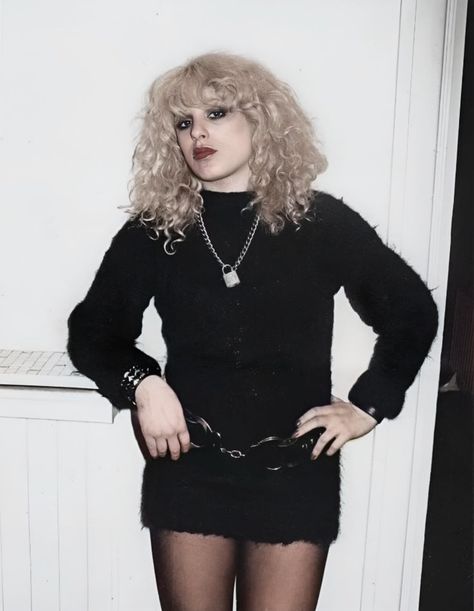 WIL WHEATON dot TUMBLR dot COM Nancy Spungen Makeup, 70s Punk Outfits, Glam Rock 70s, Chubby Goth, 80s Rock Fashion, Nancy Spungen, Female Celebrity Crush, Sid And Nancy, British Punk