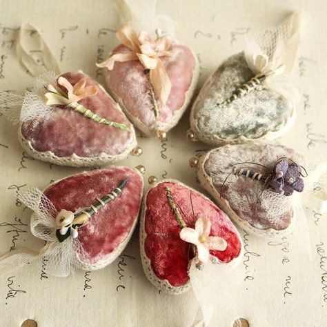 Velvet Hearts, Vintage Valentine Crafts, Vintage Millinery Flowers, Heart Ideas, Sweet Hearts, Vintage Millinery, Fabric Hearts, Valentine Hearts, Heart Valentines