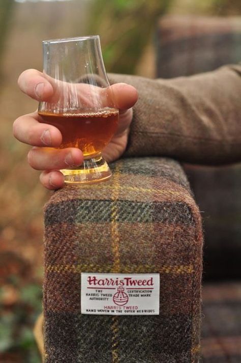 Style Anglais, Outer Hebrides, Man Up, Mans World, Harris Tweed, English Countryside, Single Malt, Isle Of Man, Kilt