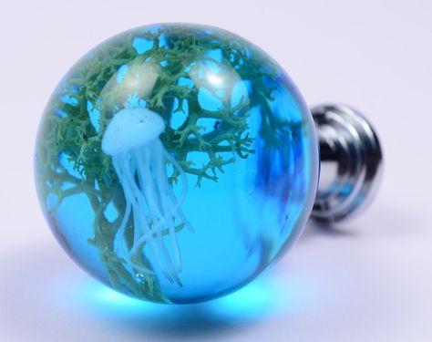 Jellyfish handmade drawer knob, ocean blue furniture Knobs, bathroom knobs Jellyfish Bathroom, Sea Themed Bathroom, Drawer Pulls Bathroom, Sea Bathroom, Ocean Jellyfish, Ocean Bathroom, Bathroom Knobs, Blue Drawers, Bathroom Blue