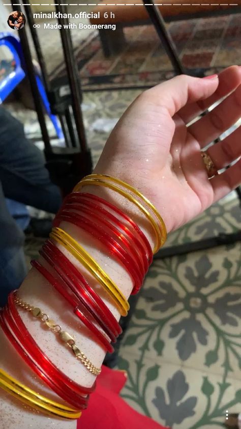 Glass Bangles Pakistani, Muslim Songs, Bilal Abbas, Beautiful Bangles, Cotton Saree Blouse Designs, Colorful Bangles, Devotional Reading, Hand Pic, Afghan Fashion