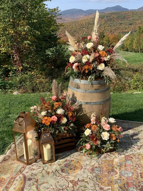 Wedding Arch Centerpiece, Western Wedding Decorations Ceremony, Fall Boho Outdoor Wedding, Barrel Centerpiece Wedding, Fall Outside Wedding Ideas Backyards, Fall Barrel Decor, Boho Wedding Cross Decor, Western Wedding Venue Ideas, November Mountain Wedding