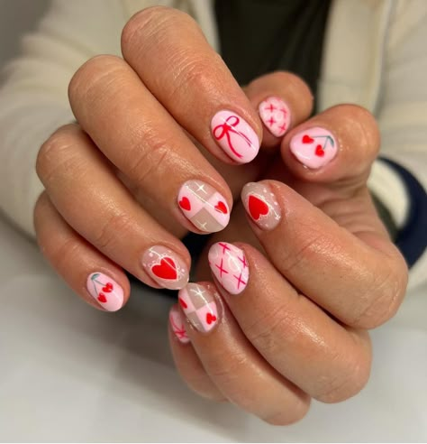 Valentines Day Nails Red, Hand Painted Nail Art, Vday Nails, February Nails, Nail Designs Valentines, Girly Acrylic Nails, Painted Nail Art, Valentine Nails, Valentines Day Nails