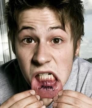 Max Helyer of You Me At Six's lip tattoo You Me At Six Tattoo, Six Tattoo, Inner Lip Tattoo, Lip Tattoos, Be Real, Tattoos And Piercings, My Way, You And I, Piercings