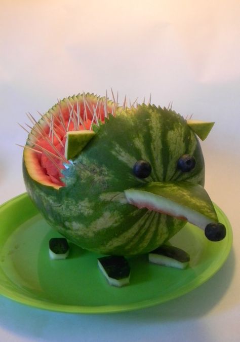 watermelon+hedgehog | Hedgehog Watermelon Hedgehog Watermelon, Watermelon Hedgehog, Shaped Watermelon, Hedgehog Party, A Hedgehog, Watermelon, Fruit, Essen