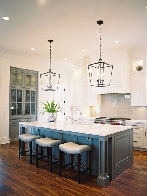 Island pendants Kitchen Lighting Design, Home Bunch, Kitchen Island Design, Kitchen Lighting Fixtures, Kitchen Island Lighting, Island Ideas, Unique Kitchen, Kitchen Remodel Idea, Kitchen Islands