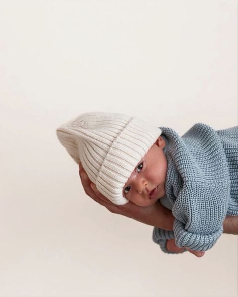 Newborn Family Photos, Newborn Baby Photoshoot, The Cardigans, Baby Inspiration, Foto Baby, Newborn Shoot, Chunky Knit Cardigan, Newborn Photoshoot