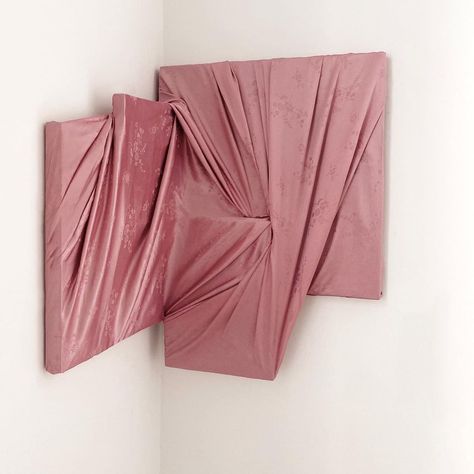 Material Illusion // Art’s Instagram post: “Vantage // Blush Satin Floral Fabric . . . . . . #abstractart #cornerart #contemporaryart #contemporaryartist #mixedmaterialart…” Draped Fabric On Wall, Textured Fabric Canvas Art, Fabric 3d Art, Draping Fabric On Walls, Fabric Sculpture Art, Sculpture Art Canvas, Fabric Texture Art On Canvas, Framing Textiles, Drapery Art