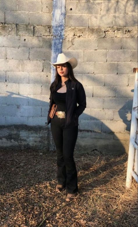 Leather Pants And Cowboy Boots Outfits, Western Boots Outfit Black Women, Vaquera Boots Outfit, Winter Western Boots Outfit, Cowgirl Mexican Outfits, Black Bootcut Jeans Outfit Cowgirl, Women Rodeo Outfit, Cold Country Outfit, Pico Outfits