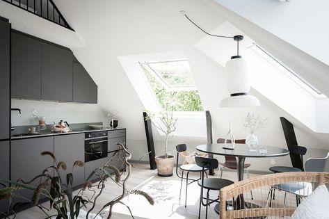 The Nordroom - A Bright And Stylish Scandinavian Attic Apartment Small Attics, Black Round Dining Table, Coco Lapine Design, Scandinavian Apartment, Attic Apartment, Bright Apartment, Duplex Apartment, Attic Remodel, Exposed Brick Walls