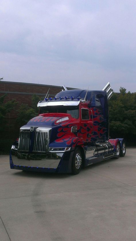 Freightliner1 Optimus Prime Truck Wallpaper, Optimus Prime Truck, Transformers Poster, Optimus Prime Art, Transformers Drawing, Optimus Prime Wallpaper Transformers, Optimus Prime Wallpaper, Transformers Cars, Transformers Megatron